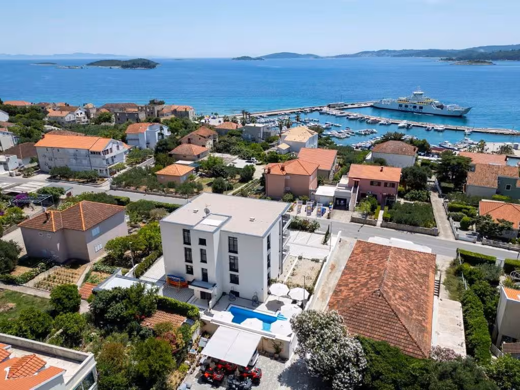 Pelješac i Jadran